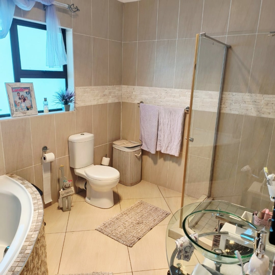 4 Bedroom Property for Sale in Wilkoppies North West